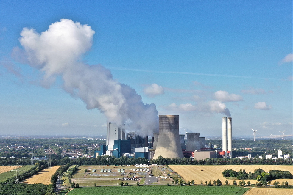 Steam power plant construction cost